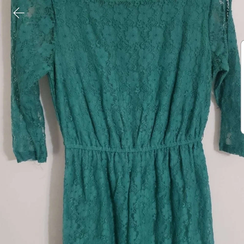 KNEE LENGHT LACE DRESS